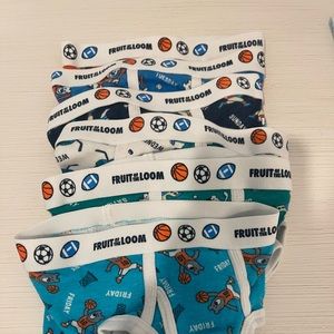 Brand new never worn fruit of the loom toddler briefs 3T